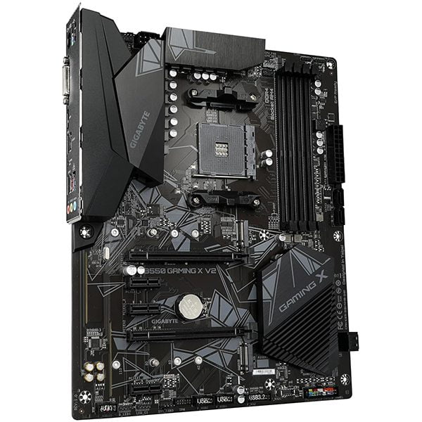 Vue rapprochée de la carte mère Gigabyte B550 Gaming X V2, montrant ses ports et slots