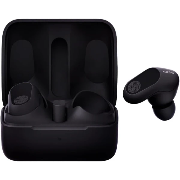 Gros plan sur les Sony INZONE Buds dans leur étui, soulignant la légèreté et la conception intra-auriculaire idéale pour les longues sessions de jeu