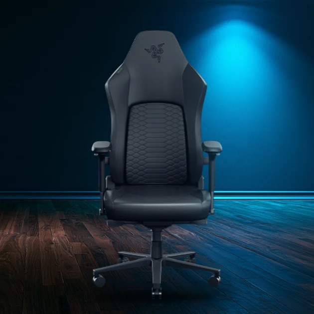 Razer Iskur V2 NewGen de face, chaise gaming noire avec accoudoirs 4D